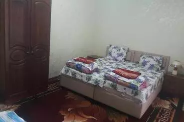 Bed and Breakfast 129