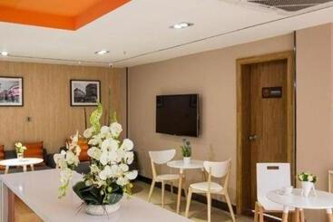 Iu Hotel Lvliang Xiaoyi Zhenxing Street Branch