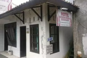 Pension Teratai Putih