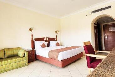 فندق Aladdin Beach Resort