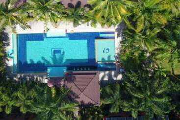 בית מלון כפרי Sudala Beach Resort