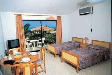 Tavros Hotel Apartments