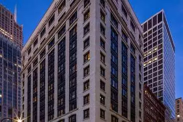 Hotelli Canopy By Hilton Chicago Central Loop