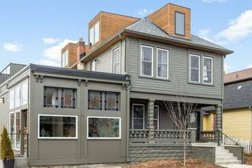 کلبه Modern Architect S Duplex By Cozysuites