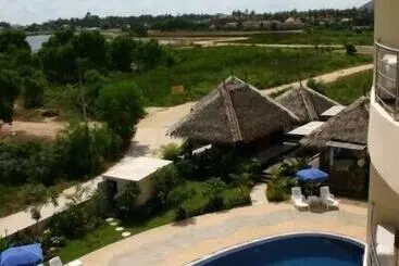Chawenglakeview Condotel