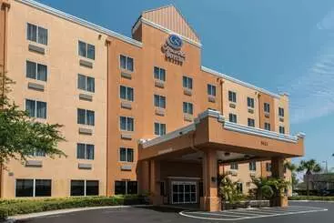 فندق Comfort Suites Tampa Airport North