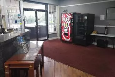 Отель OYO Sumter SC Downtown