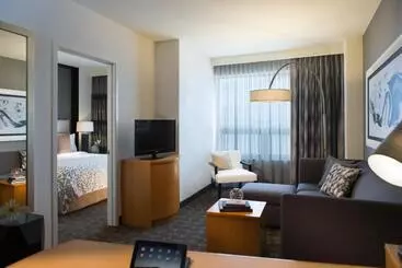 호텔 Renaissance Chicago O Hare Suites