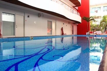 In Fashion Hotel & Spa