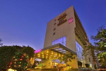 בית מלון כפרי Parc Estique