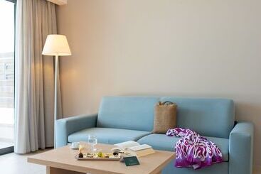 ビラホテル Kresten Royal Euphoria Resort