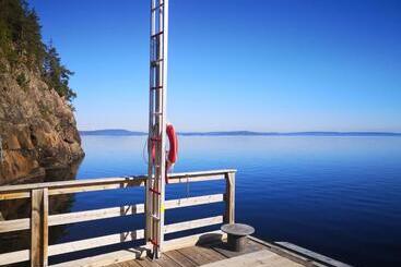 Trysunda Vandrarhem & Skärgårdscafé
