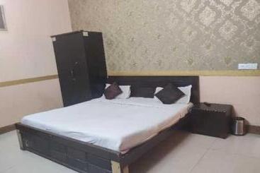 Hotell Oyo 80891  Sachin