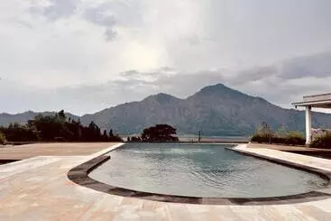 ペンション The Breezy Volcano