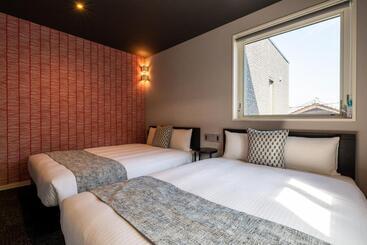 هتل آپارتمان Grand Base Moji Nagomi