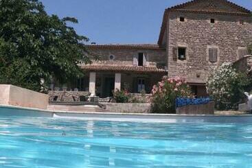 ベッドアンドブレックファースト Le Mas Neuf Des Greses