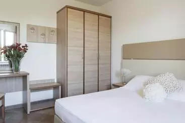 Отель Eden Park Resort