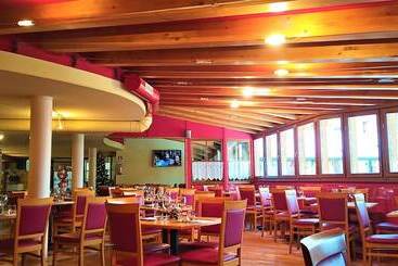 فندق Nevesole Folgarida Resort Apart