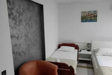 Hotelli Lira Excellent Nis