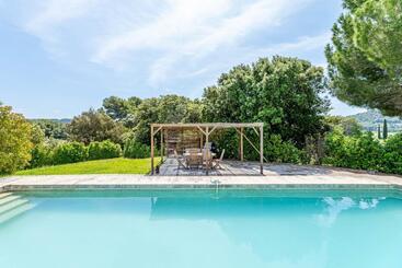 ベッドアンドブレックファースト La Bastide Des Saveurs