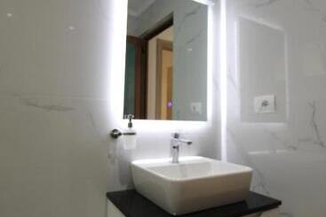 هتل آپارتمان Garden Vila Ermali