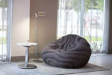 ホテル Habitat Residence Condo