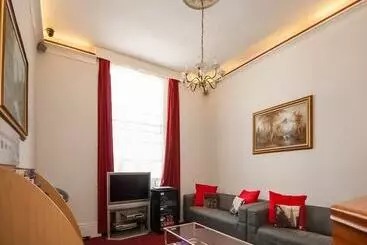 فندق St George S