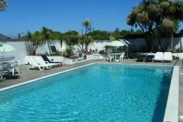 Pine Lodge Guest House