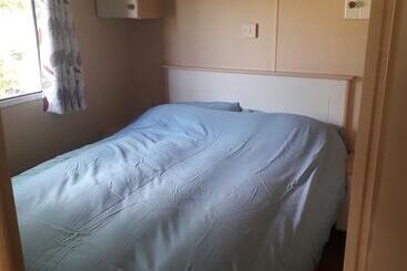 بيت ريفى 3 Bedroom Caravan At Thorness Bay