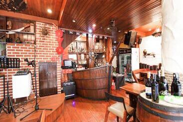 Hotelli Pirates House Phi Phi Island