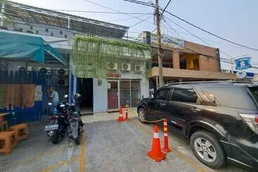 ホテル Dinar Family