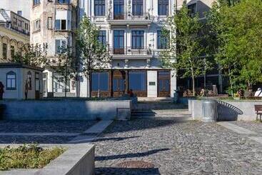 هاستل Holt Old Town Suites With Balcony