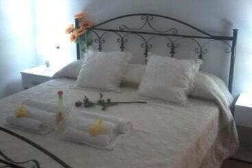 تختخواب و صبحانه La Casa Di Donato