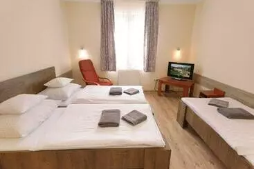 Aamiaismajoitus (B&B) Kamilla Panzió és Rendezvényház