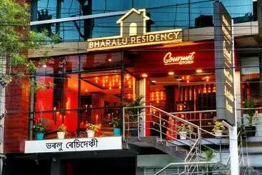 ホテル Bharalu Residency