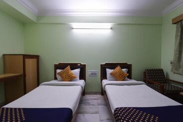 Spot On Hotel Hilltop