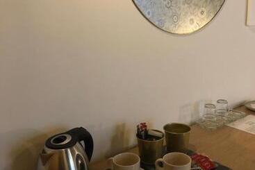 Bed and Breakfast Blooms Botanical Rooms