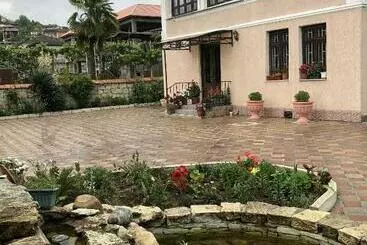 Pensjonat Apsua Home