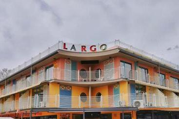 Hotel Largo Beach