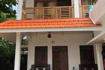 Resort Lemon Dew Beach House, Alleppey Beach