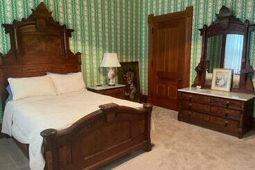 مبيت وإفطار The Grand Kerr House