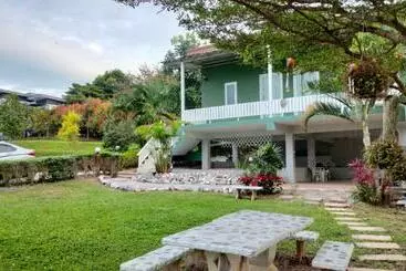 Lomakeskus บ้านเอื้อมดาว เขาค้อ