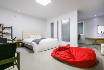 Jincheon Sun & Moon Motel