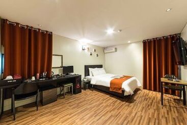 מוטל Chuncheon Hotel Lavender