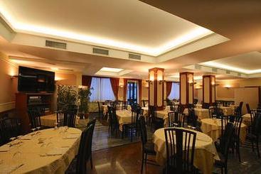 ホテル Albergo Ristorante Val Vomano