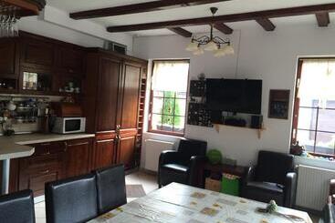 بنسيون La Mos Pavel