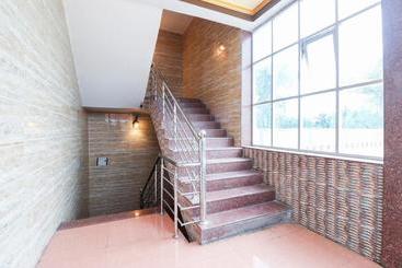 호텔 Oyo 70394 Rajendra