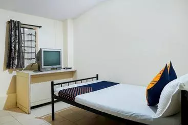 Hotel Spot On 65435 Virndavan Lodging