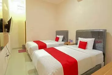 Hotel Reddoorz Plus At Permata Gueshouse Lampung