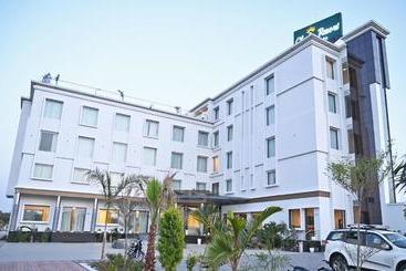 Clarks Resort Bandanwara